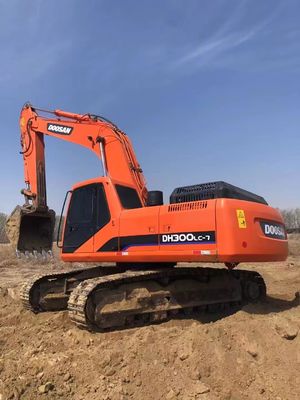 Used Doosan excavator DH300LC-7, tracked excavator from China