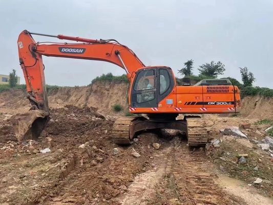 From China's second-hand Doosan excavator DX300LC 30 ton large mining excavator