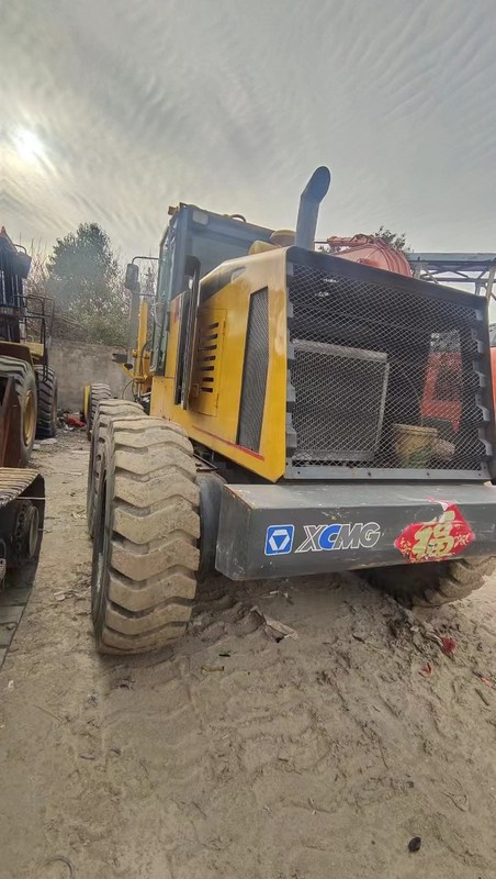 XCMG 180 Grader aus China Normaler Gebrauch Gute Qualität und günstiger Preis