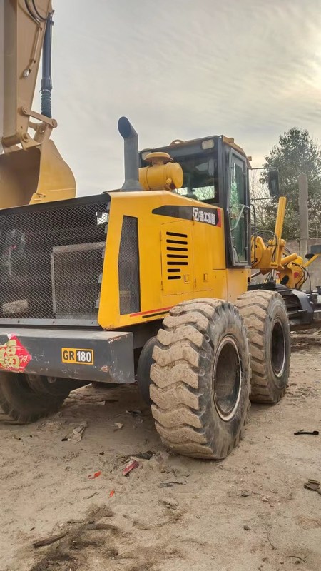 XCMG 180 Grader aus China Normaler Gebrauch Gute Qualität und günstiger Preis