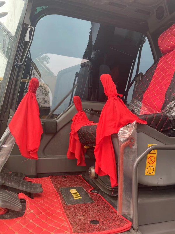 Gebrauchtes Bagger Ec140 in guter Verfassung für Ihre schweren Aufgaben, fragen Sie jetzt!