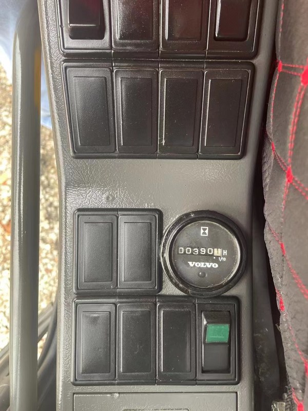 Gebrauchtes Bagger Ec140 in guter Verfassung für Ihre schweren Aufgaben, fragen Sie jetzt!