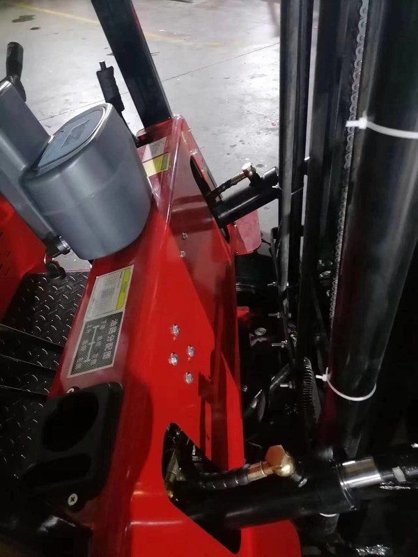 Brandneue Mini-Diesel-Gabelstapler und brandneue Mini-Elektro-Gabelstapler