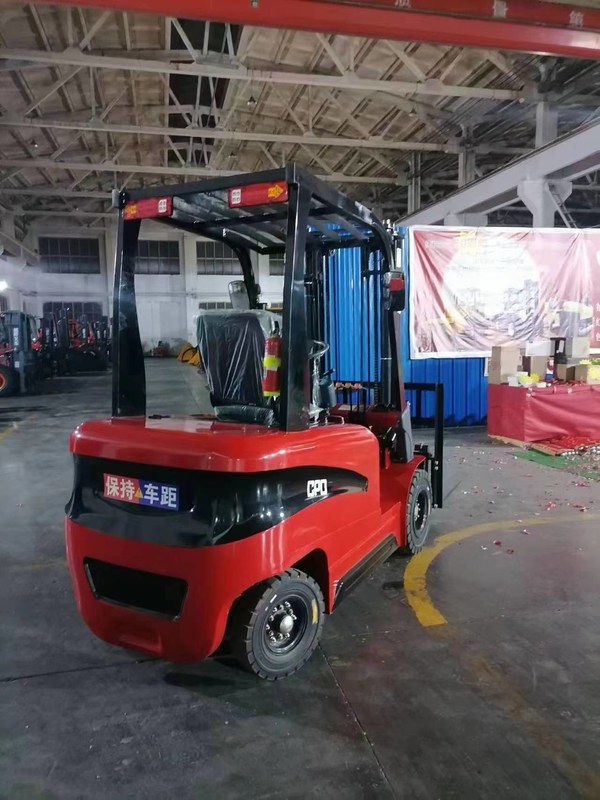 Brandneue Mini-Diesel-Gabelstapler und brandneue Mini-Elektro-Gabelstapler