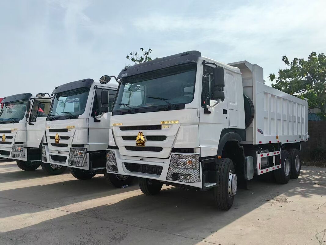 Gebrauchtes 6X4 Howo Sinotruk 371 Schwerlastwagen CNG LNG Traktorkopf mit Schnellgetriebe Dieselbrennstoff Linkslenkung Van Cargo Tank China