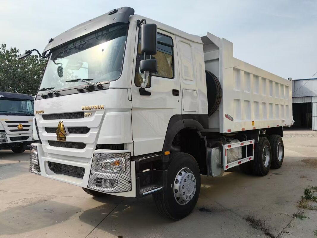 Gebrauchtes 6X4 Howo Sinotruk 371 Schwerlastwagen CNG LNG Traktorkopf mit Schnellgetriebe Dieselbrennstoff Linkslenkung Van Cargo Tank China