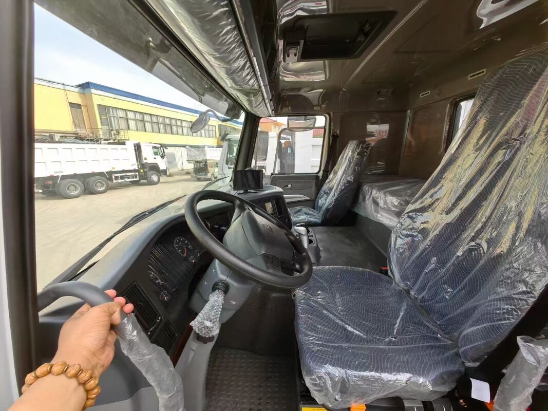 Gebrauchtes 6X4 Howo Sinotruk 371 Schwerlastwagen CNG LNG Traktorkopf mit Schnellgetriebe Dieselbrennstoff Linkslenkung Van Cargo Tank China