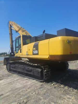 Komatsu 520 ist gut gepflegt und steht für alle zur Verfügung, die einen ernsthaften Bagger wollen.